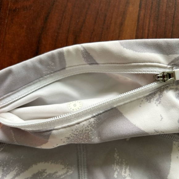 Lululemon Fast & Free High Rise Leggings 28” - Picture 4 of 4